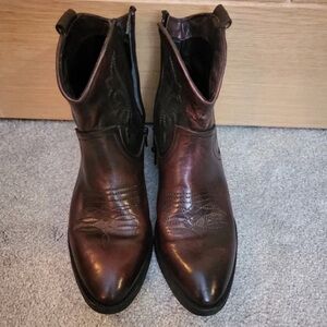 Prima Donna Brown Leather Ankle Booties with Subtle Western Stitching